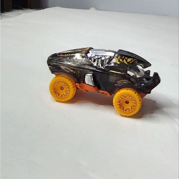 2017 STREET BEASTS Design BEAT ALL trans orange LOOSE Hot Wheels - Picture 1 of 5
